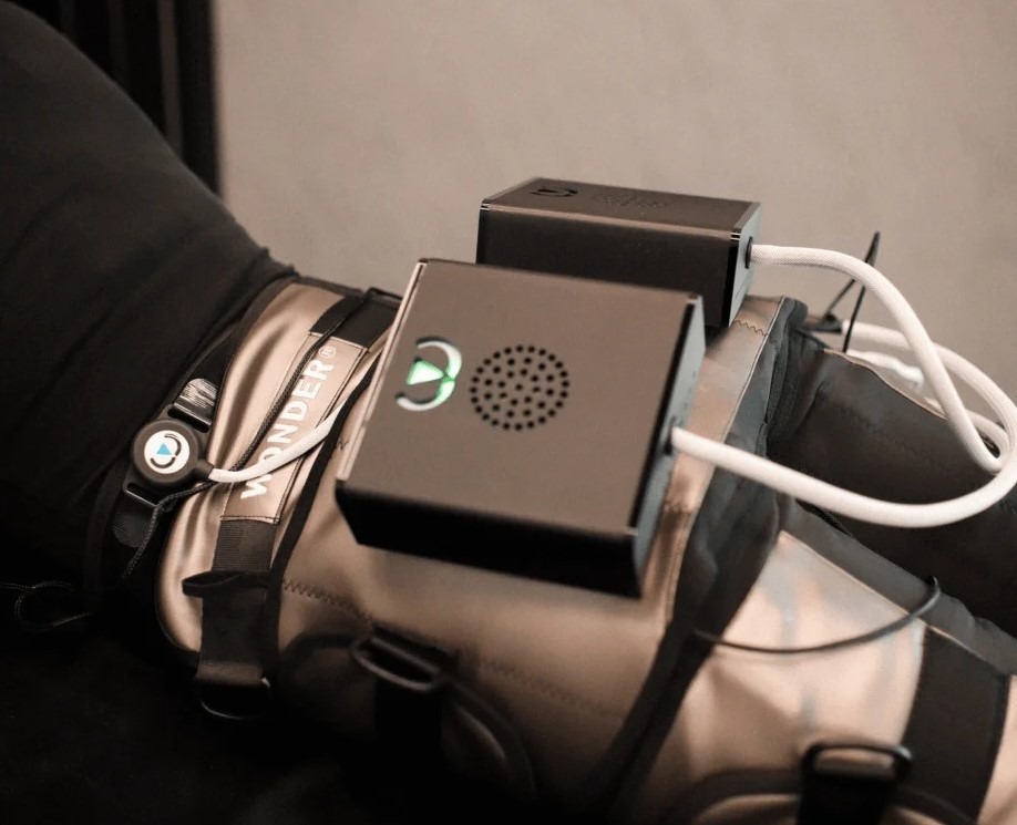 WONDER IDEAL machine used for full-body EMS muscle stimulation and toning at InfraFit Dubai